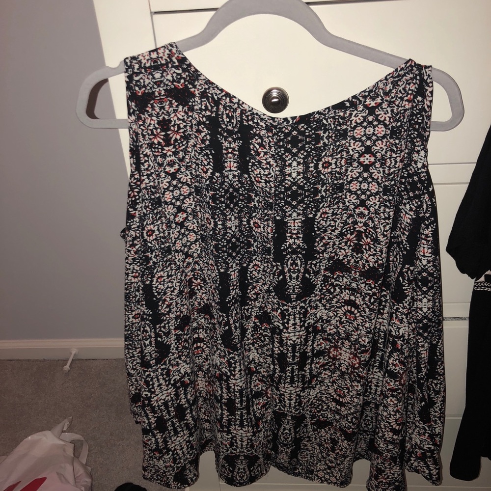 Patterned Blouse - Picture 3 of 5
